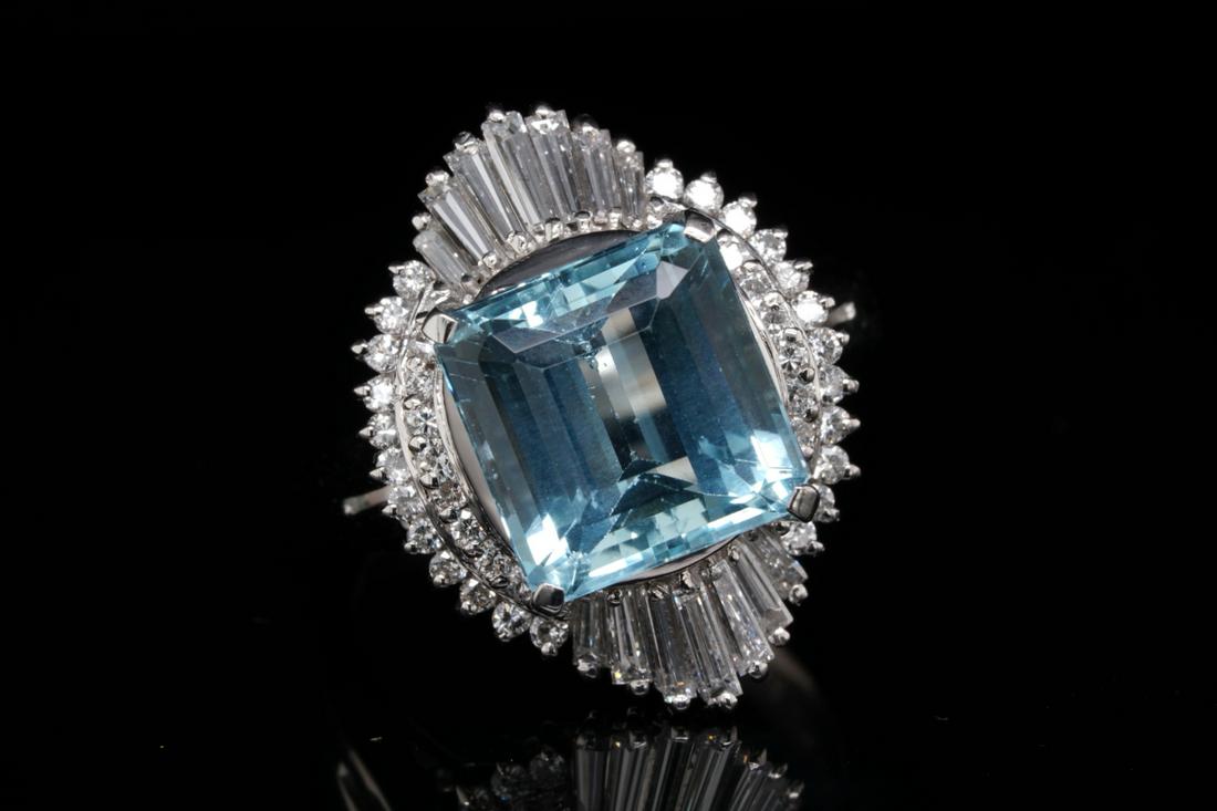 4.25ct Aquamarine, 0.80ctw Diamond Platinum Ring (1 of 4)