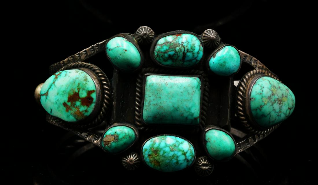 Native American 1950s Turquoise Sterling Silver Cuff (1 of 6)
