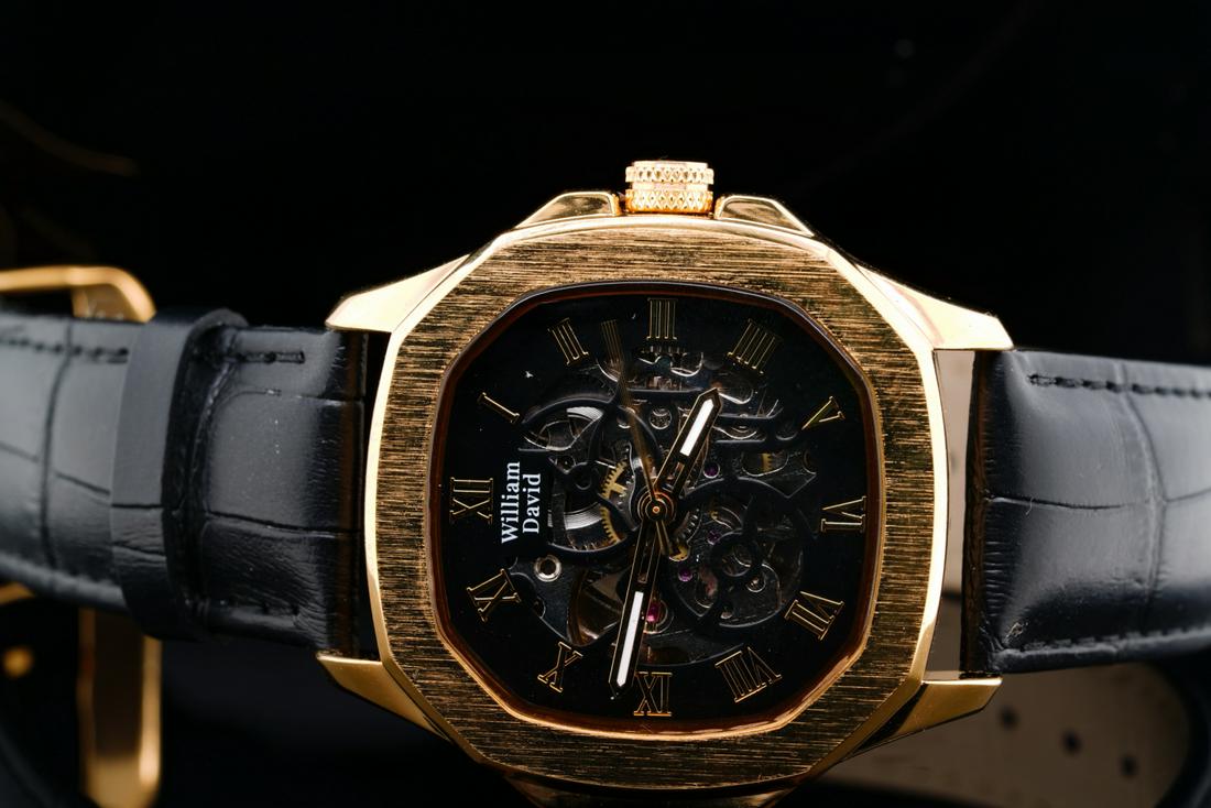 William David Gold Tone Alloy & SS 42mm Watch (1 of 5)