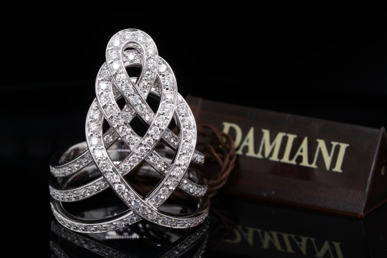 Damiani 0.67ctw Diamond 18K Vittoriana Ring (1 of 7)