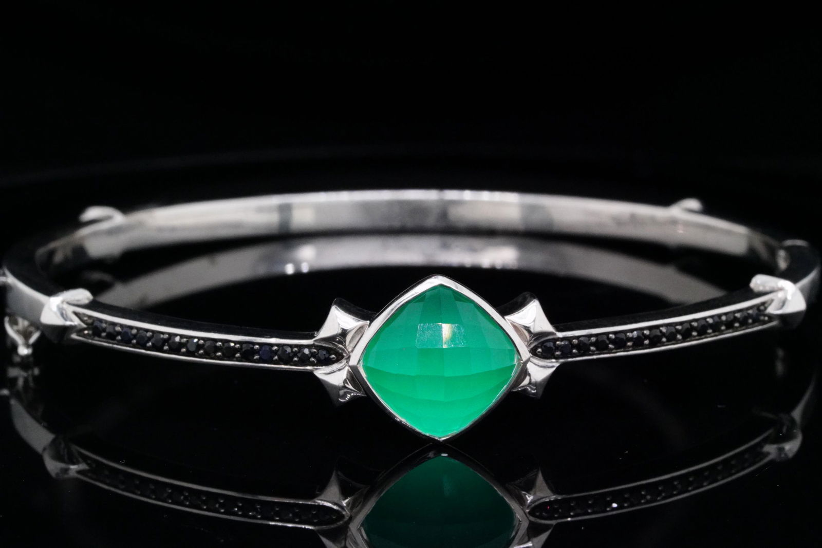 Stephen Webster Sterling Silver Superstud Bangle: Stephen Webster Solid Sterling Silver Superstud Bangle Bracelet W/Black Spinel Accents - This Superstud bracelet by Stephen Webster is made of solid sterling silver and has a 1-stud motif with faceted