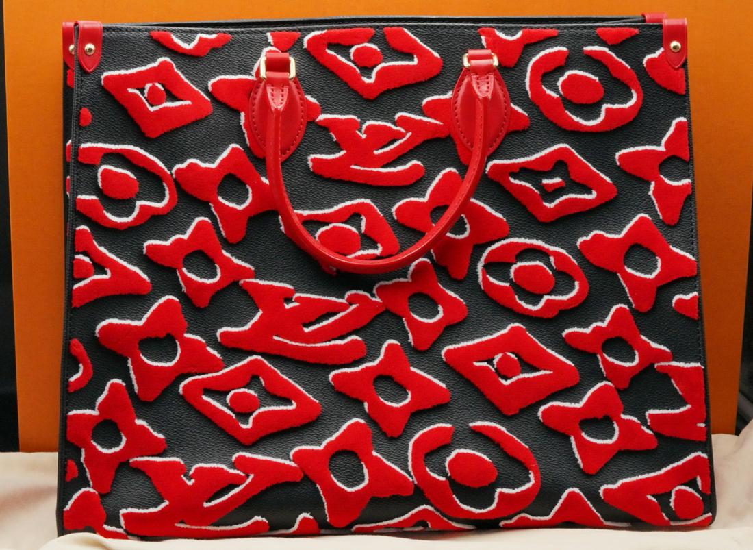 Louis Vuitton x Urs Fischer OnTheGo Tote GM (1 of 13)