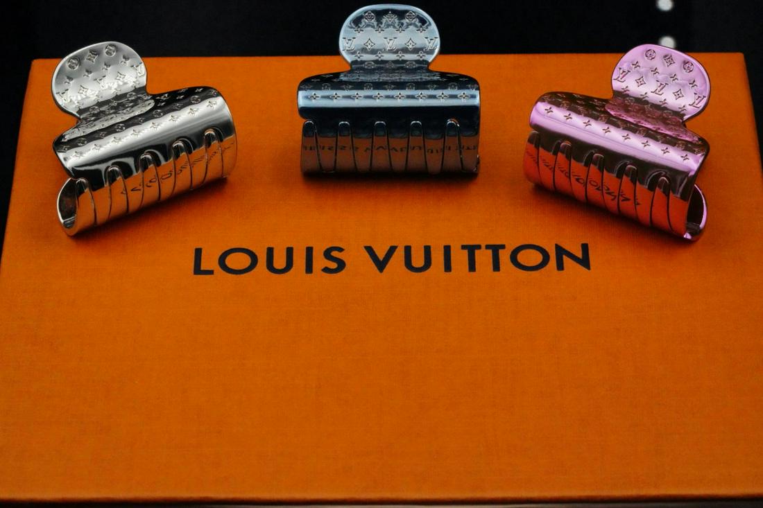 Louis Vuitton Monogram Gradient Hair Accessories (1 of 8)