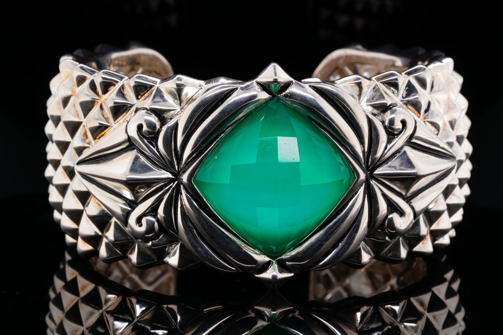Stephen Webster Sterling Silver Superstud Cuff: Stephen Webster Solid Sterling Silver, Chrysoprase and Clear Quartz Superstud Baroque Cuff Bracelet - This Superstud Baroque cuff bracelet was made by renowned designer Stephen Webster, and was crafte