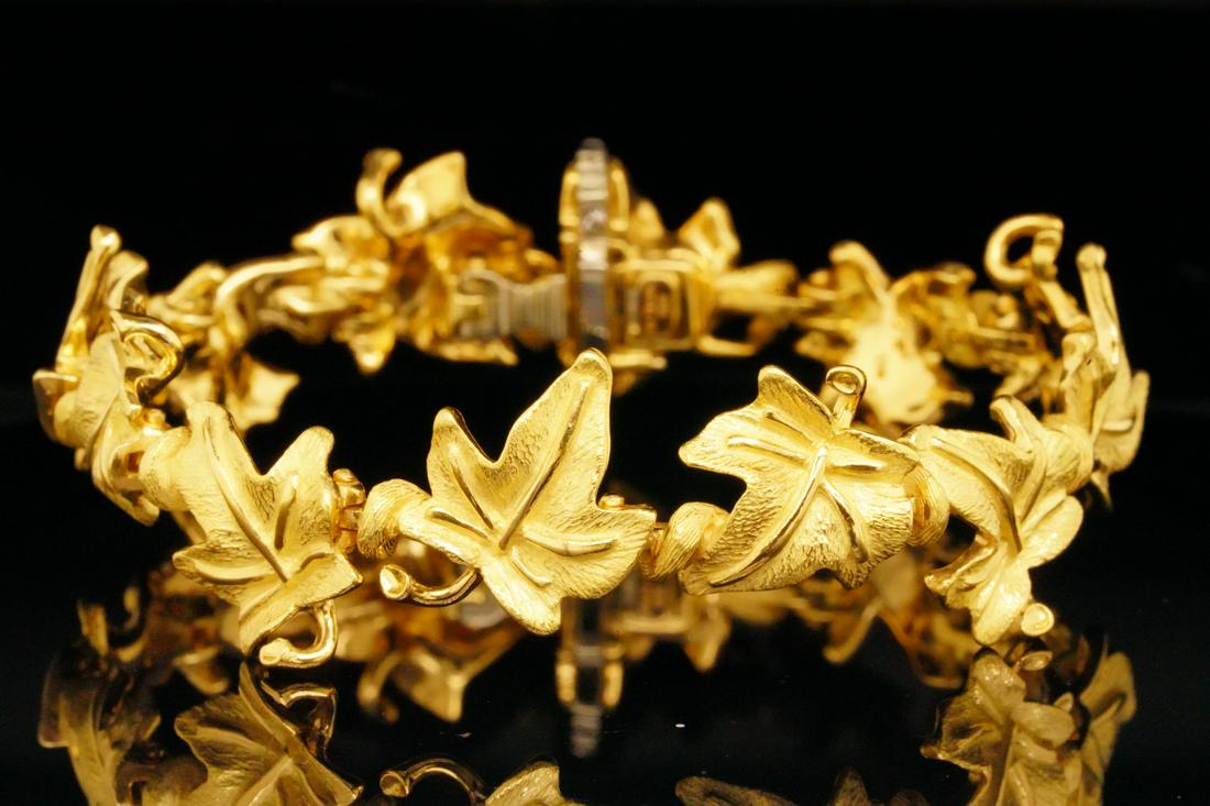 Tiffany & Co. 18K Yellow Gold 7" Leaf Bracelet (1 of 5)