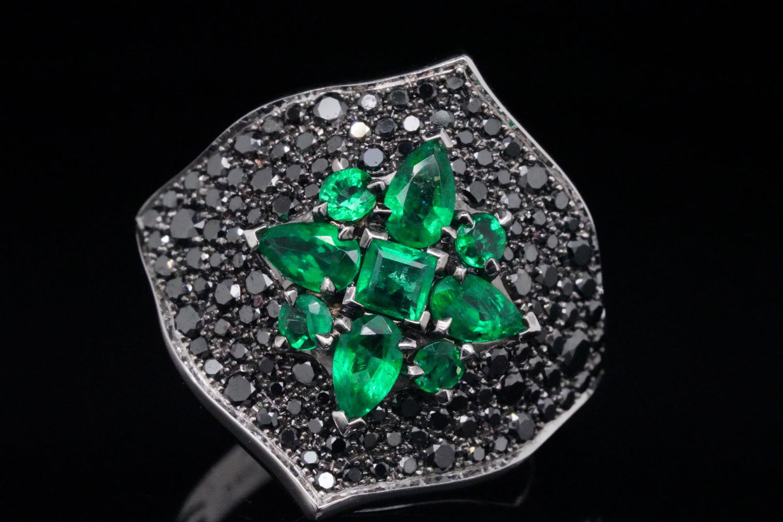Stephen Webster 2.35ctw Emerald & Diamond 18K Ring: Stephen Webster La Belle Epoque 1.15ctw Emerald, 1.20ctw Black Diamond Solid 18K White Gold Ring - This exquisite ring was created by world renowned British designer Stephen Webster, and is an incredi