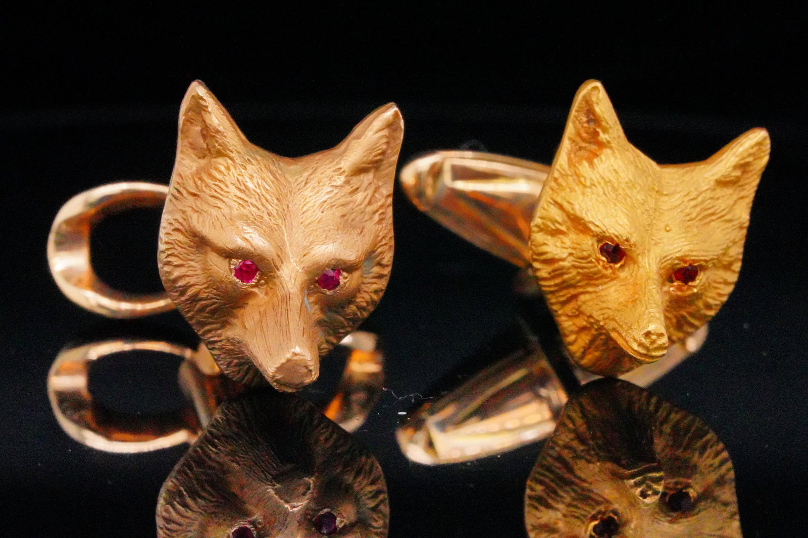 Col. Tom Parker's 14K Fox Head Cufflinks From Elvis (1 of 11)