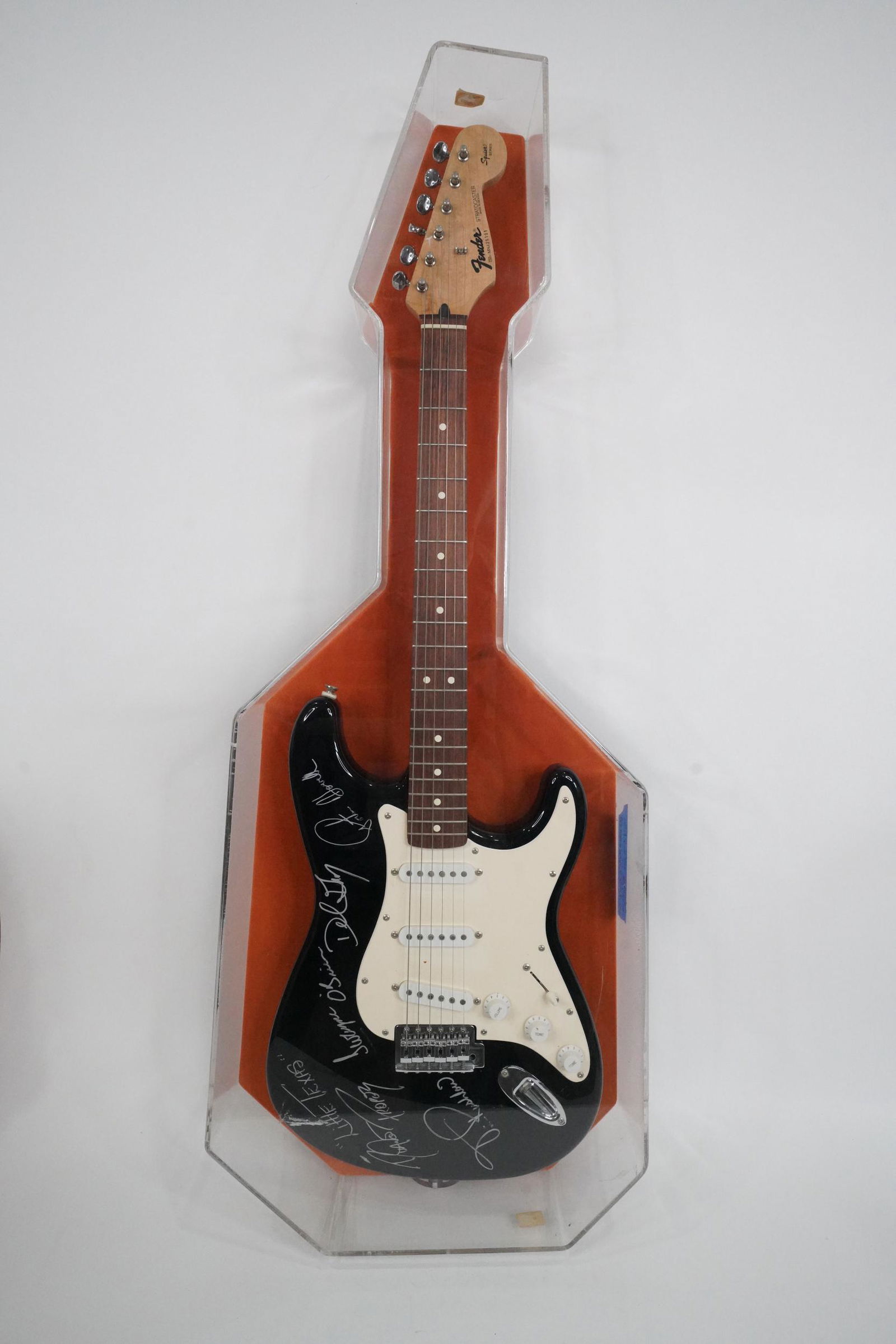 Little Texas Band Signed Fender Squier Stratocaster (1 of 14)