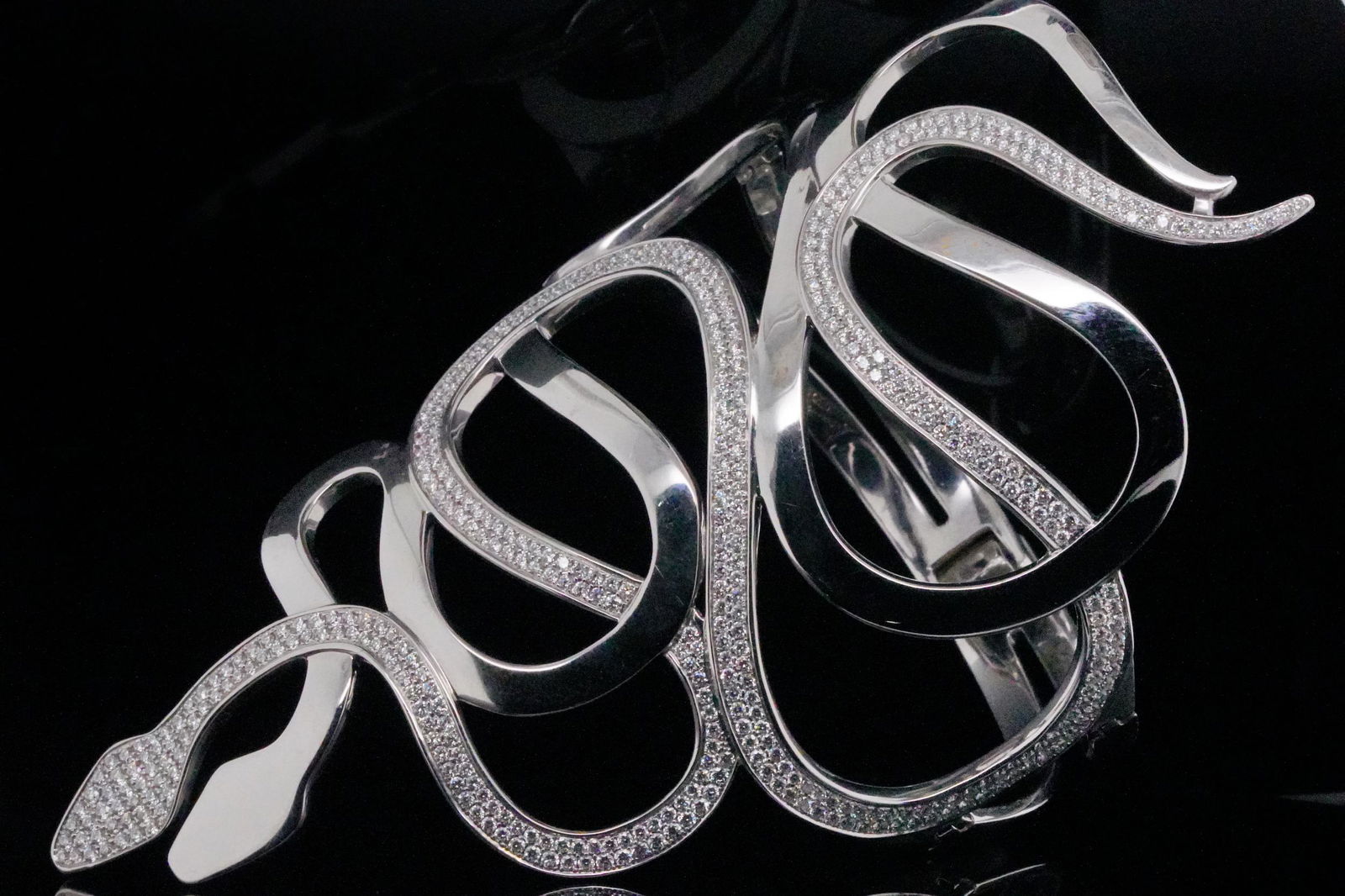 Messika 3.50ctw Diamond and 18K Snake Duetto Bracelet (1 of 10)