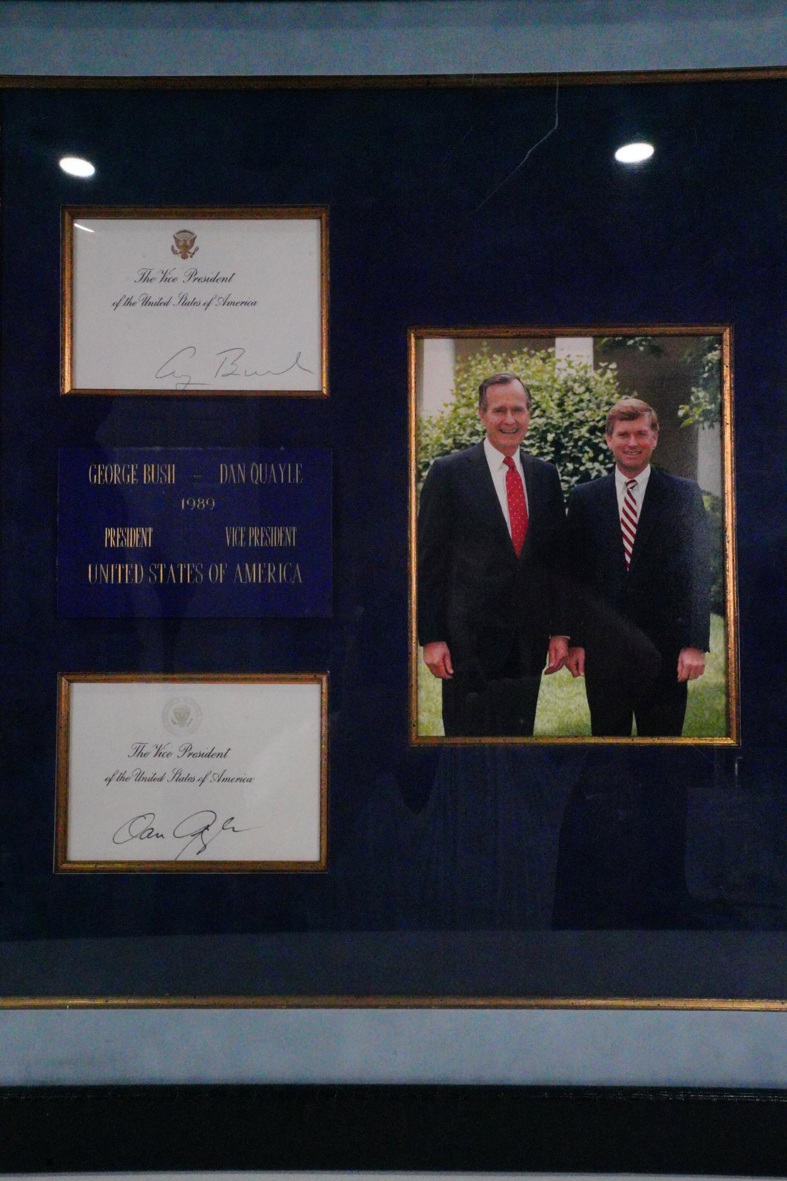 George Bush and Dan Quayle Portrait, Signatures (1 of 5)