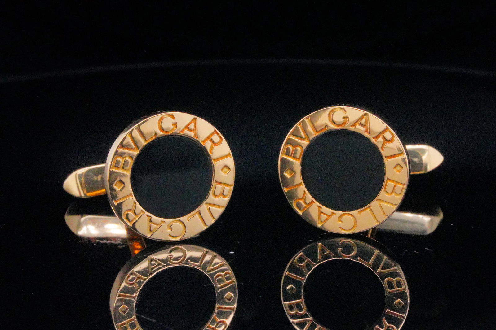 Bvlgari Solid 18K Yellow Gold and Onyx Cufflinks (1 of 16)