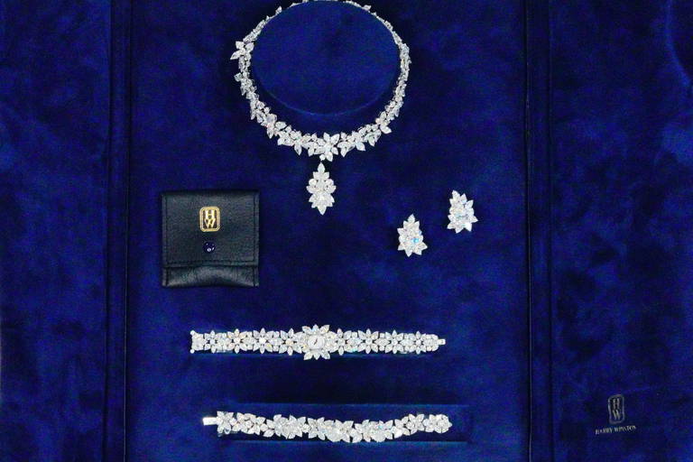 Luxury and Designer Jewelry and Handbags Auction on Jun 24, 2023 by GWS Auctions Inc. in CA