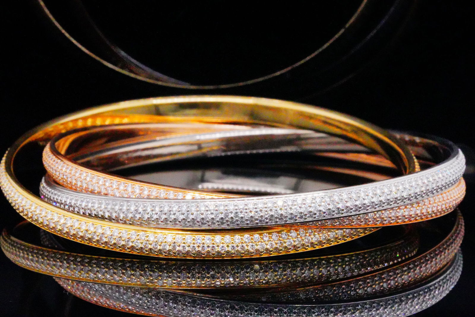 Cartier Trinity 9.00ctw VS1-VS2/F-G Diamond 18K Bangle (1 of 6)