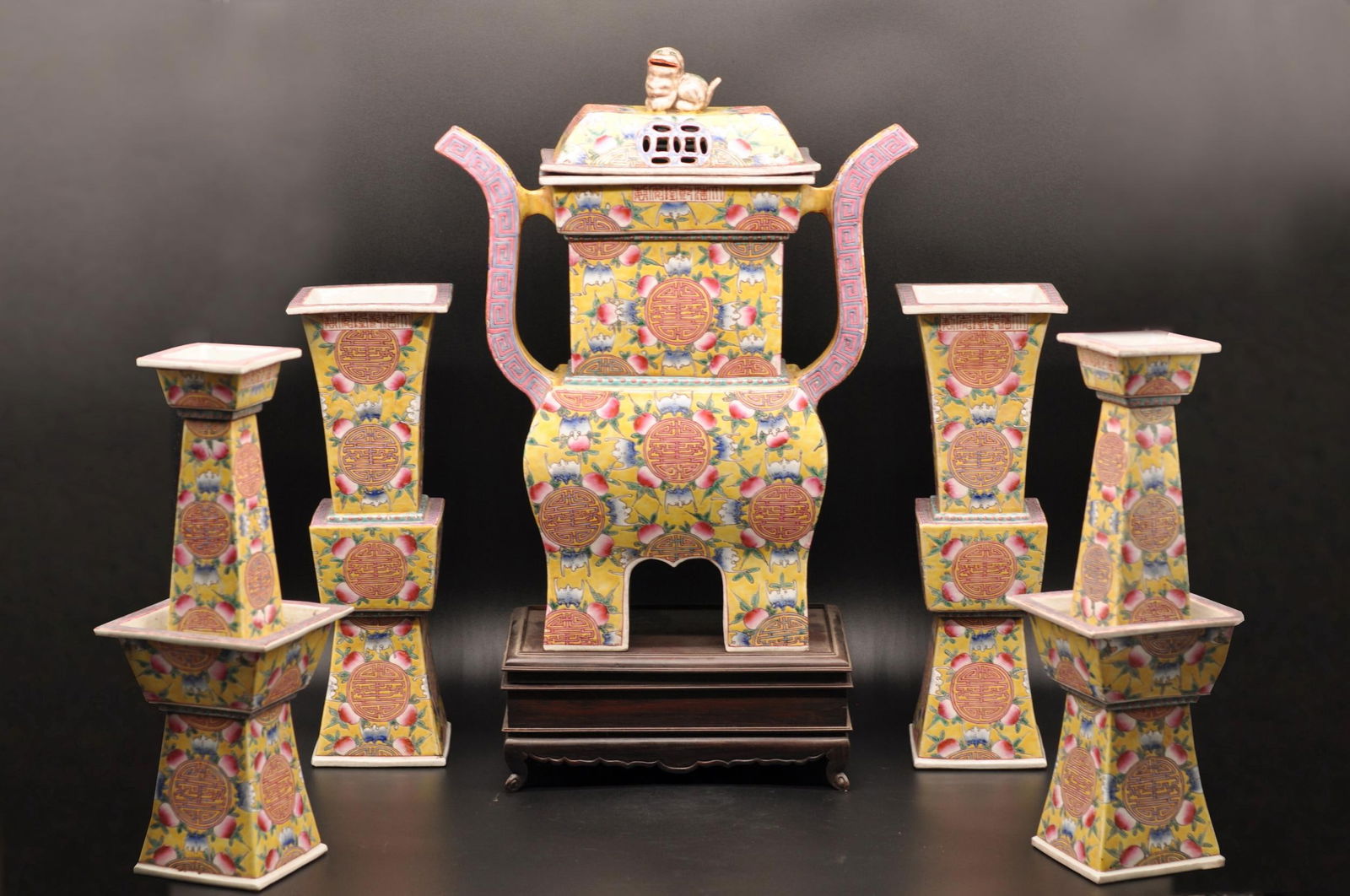 Khai Dinh Imperial Famille Jaune Five Wishes Set (1 of 15)