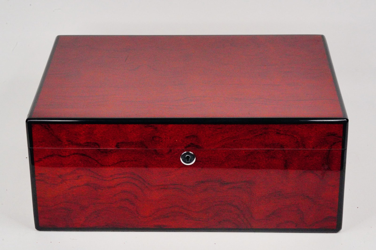 Richard Roundtree Personal Diamond Crown Cigar Humidor (1 of 12)