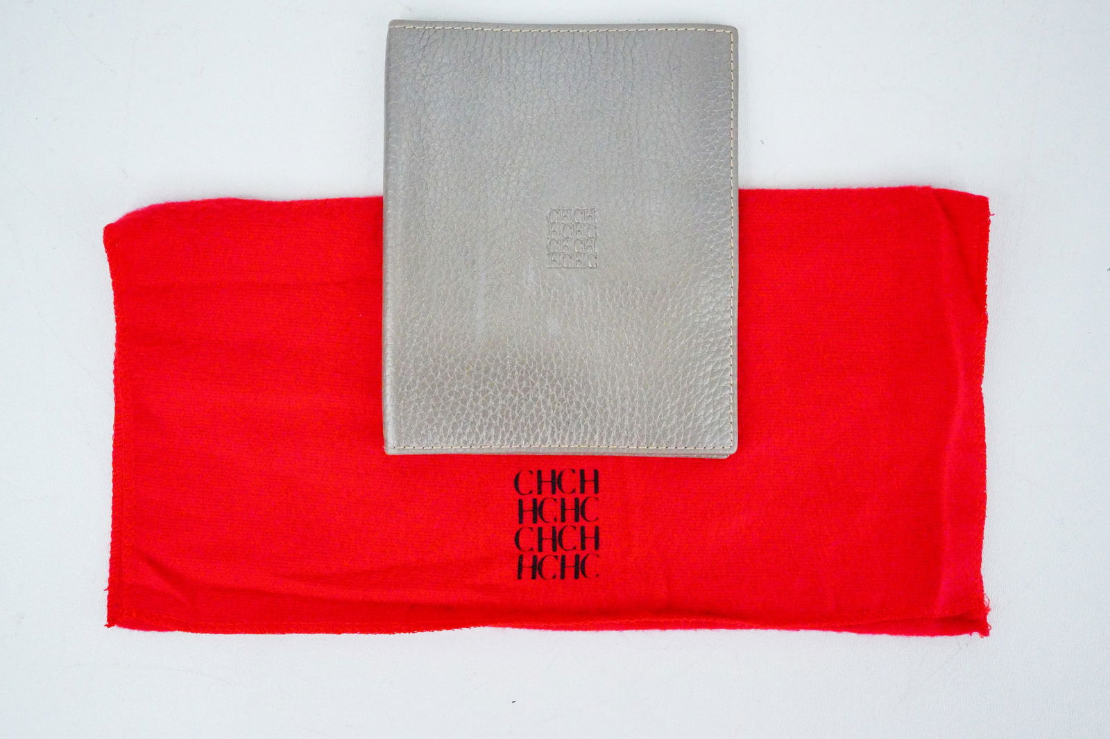 Carolina Herrera Metallic Grey Leather Passport Holder (1 of 8)