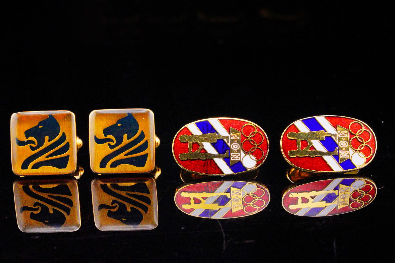 Eric Hilton's Lot of (2) Pairs of Vintage Cufflinks (1 of 10)