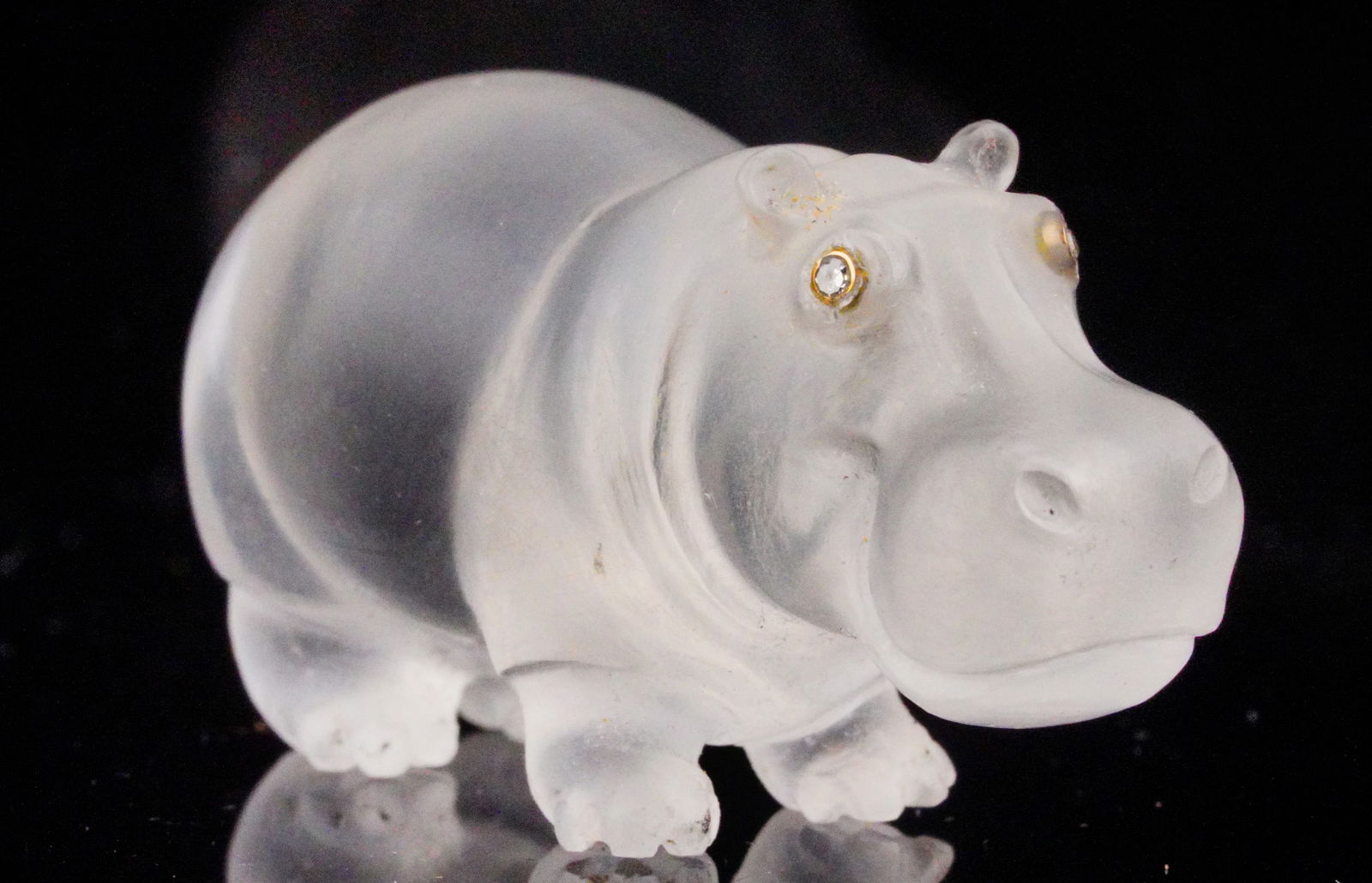 Crystal Hippo Figurine W/Diamond Eyes (1 of 10)