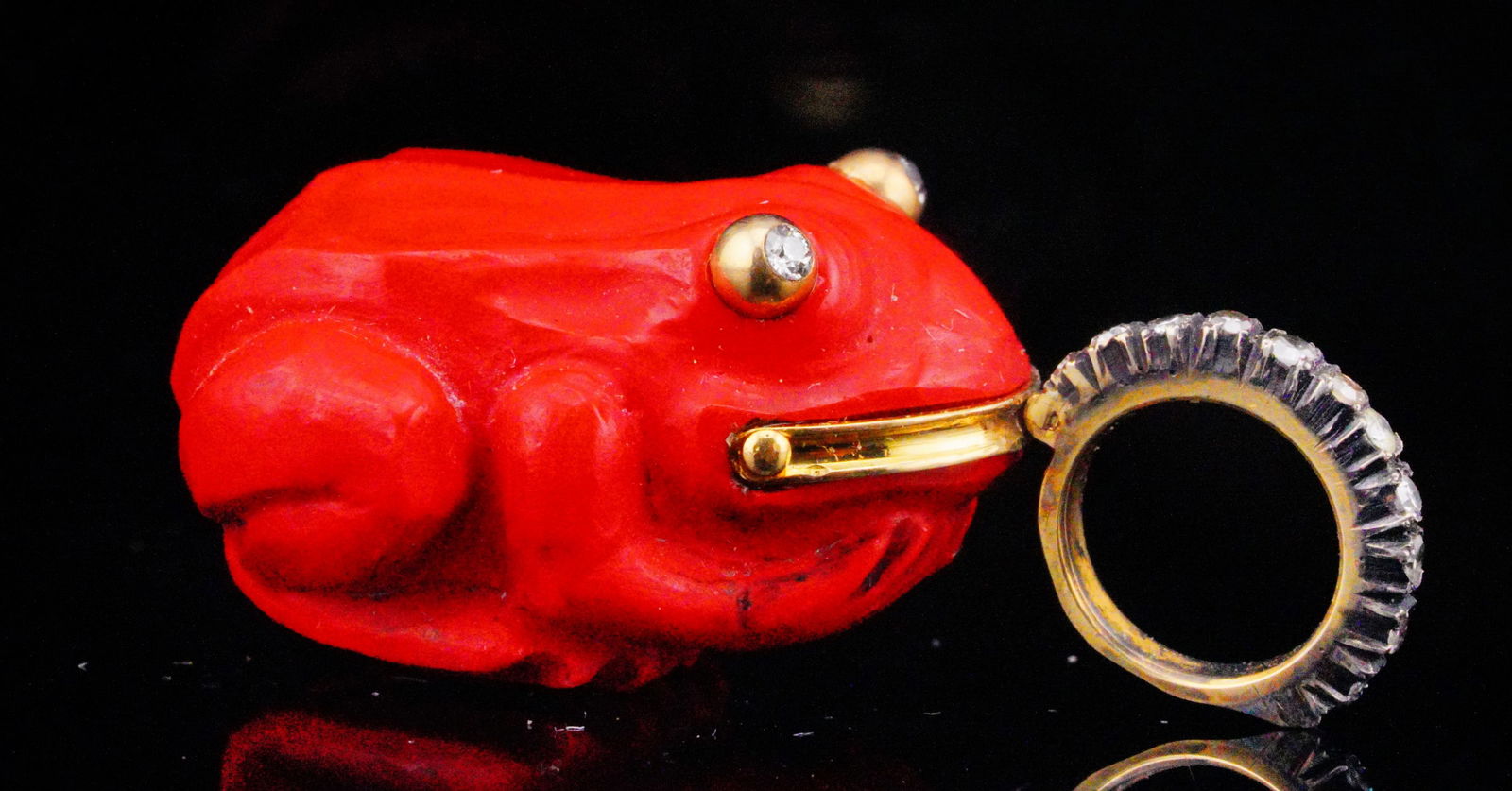 24.5mm Purpurine and 14K Frog Pendant W/Diamonds (1 of 8)