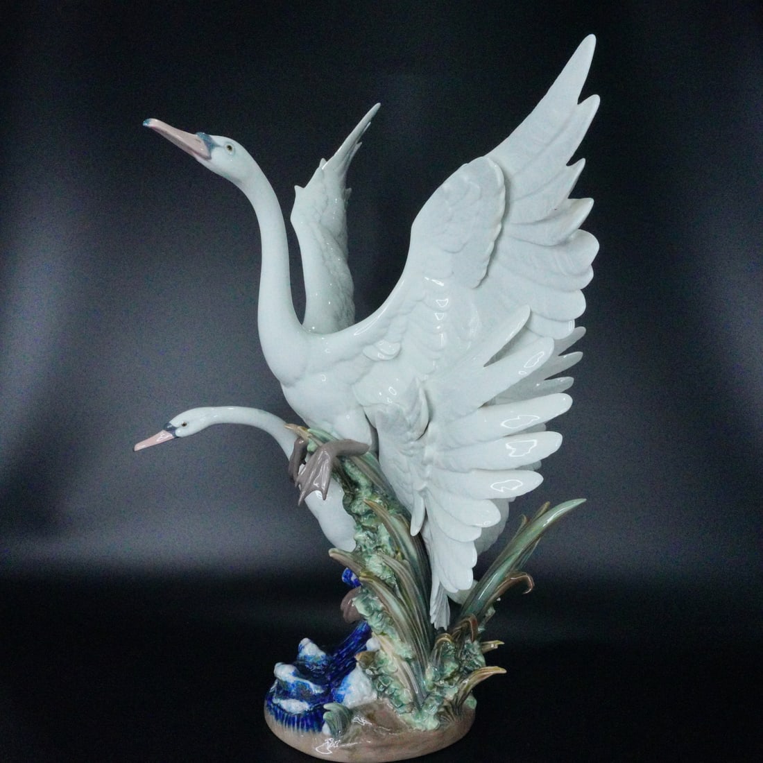 Bibi Hilton's Lladro "Take Flight" Large Porcelain Swan Statue: Bibi Hilton's Lladro "Take Flight" Large Porcelain Swan Statue (From the Estate of Mrs. Bibi Hilton) - This exquisite statue called "Take Flight" made by Lladro was personally owned by Bibi Hilton. Th