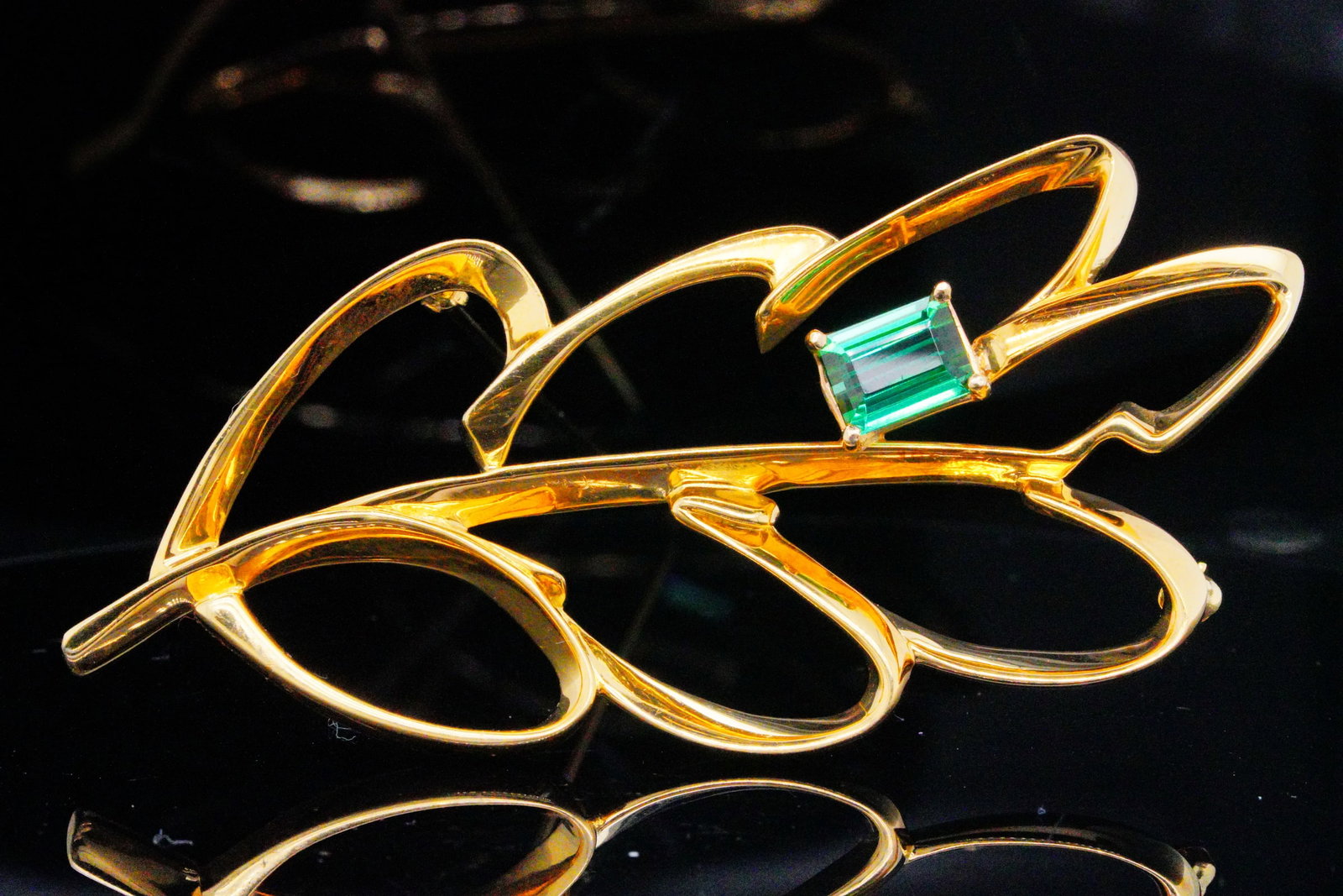 Tiffany & Co. 1986 1.25ct Green Tourmaline and 18K Brooch (1 of 7)