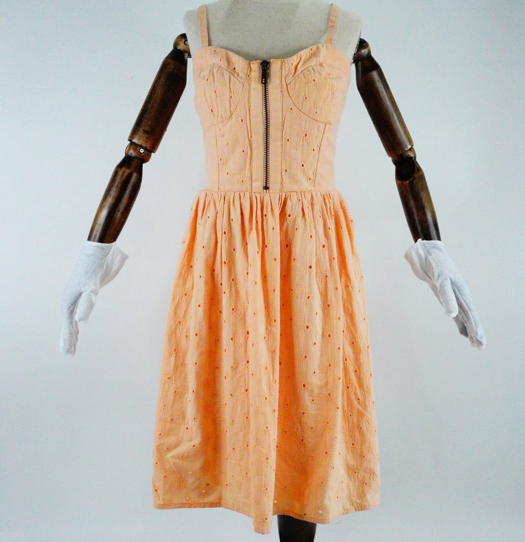 Taylor Swift Peach Dress Worn Backstage, Speak Now Tour (1 of 14)