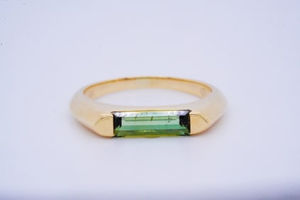 18K Yellow Gold and 0.60ct Green Tourmaline Ring