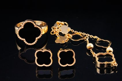 18K Yellow Gold and Onyx Clover Jewelry Suite