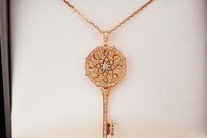 Samra Dubai 0.51ctw Diamond and 18K Key Necklace