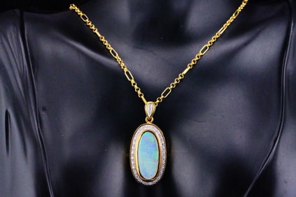 22mm Opal, 0.60ctw SI1-SI2/G-H Diamond and 18K Necklace