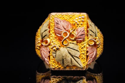 Black Hills Gold Solid 10K Tri-Color Gold Leaf Ring