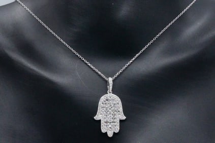 1.00ctw SI1-SI2/G-H Diamond and 18K Hamsa Necklace