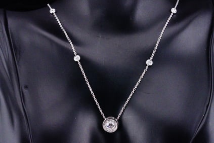 18K White Gold and 0.80ctw VS1-VS2/G-H Diamond Necklace