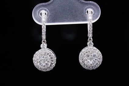 18K White Gold and 0.90ctw Diamond 0.75" Drop Earrings