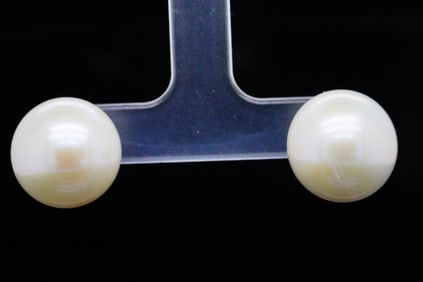 14.5mm Pearl and 18K Yellow Gold Stud Earrings