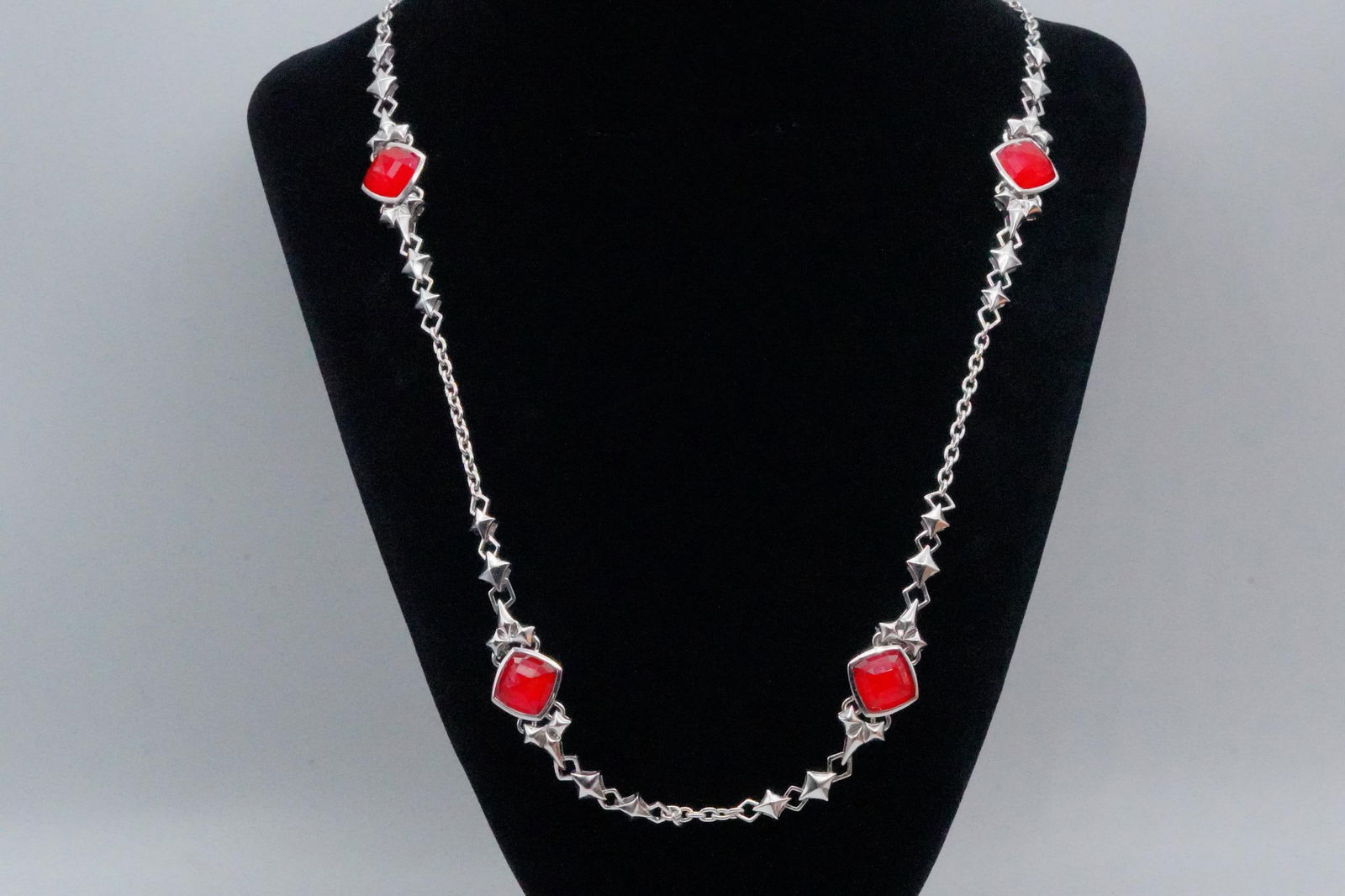 Stephen Webster Sterling Silver Superstud Necklace: Stephen Webster Solid Sterling Silver Red Crystal Haze Superstud Necklace - This necklace was made by Stephen Webster as part of the designer's Superstud collection. The necklace is made of solid ster