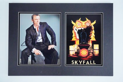Skyfall-Daniel Craig Signed Photo W/Casino Chip