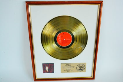 Elvis Presley "Elvis" 12-Inch LP Tribute Award
