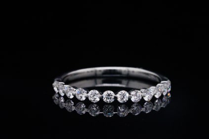 14K and 0.47ctw VVS-VS/F-G Lab Grown Diamond Band