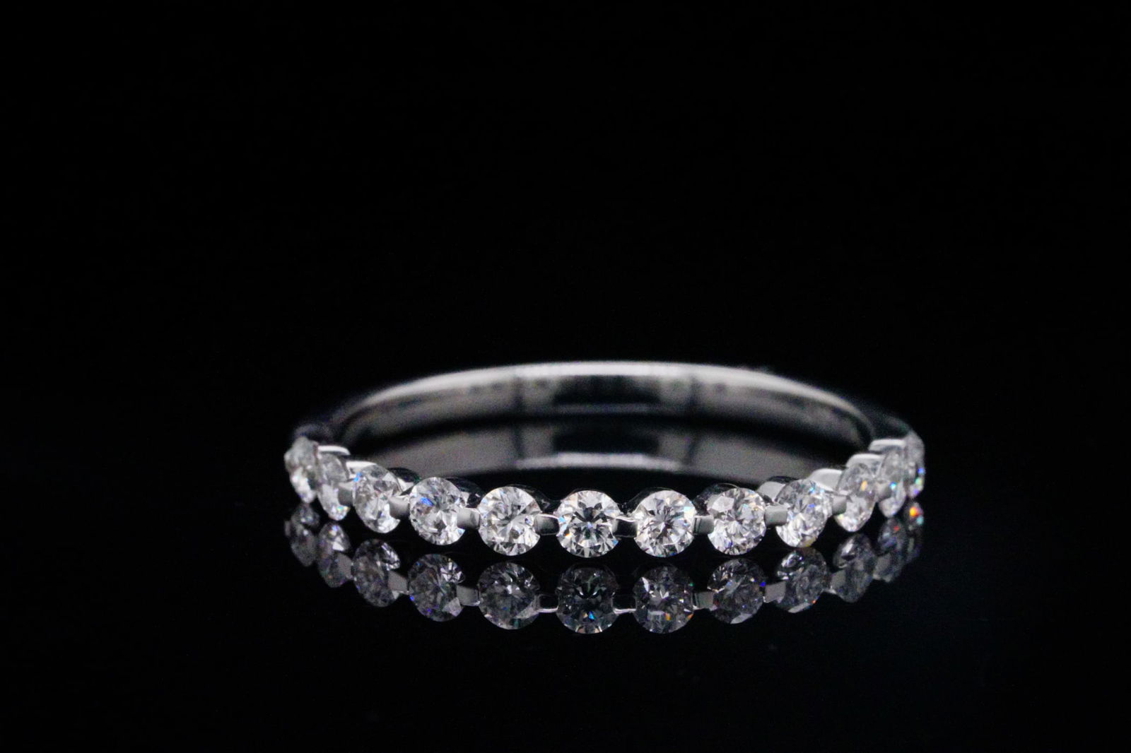 14K and 0.47ctw VVS-VS/F-G Lab Grown Diamond Band
