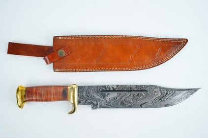 Handmade Damascus Steel Hunting Bowie Knife