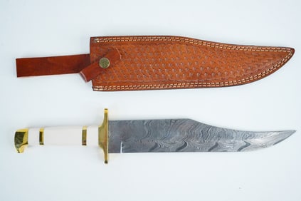 Handmade Damascus Steel Hunting Bowie Knife