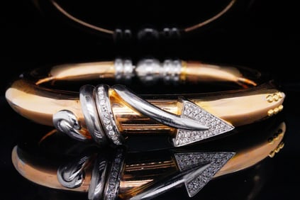 La Nouvelle Bague 0.35ctw Diamond and 18K Arrow Bangle