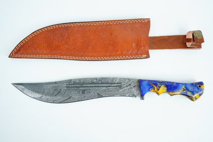 Handmade Damascus Steel Hunting Bowie Knife