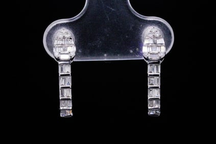 14K White Gold and 0.70ctw Diamond 0.60" Earrings