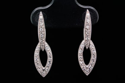 18K White Gold and 0.35ctw Diamond 0.75" Earrings