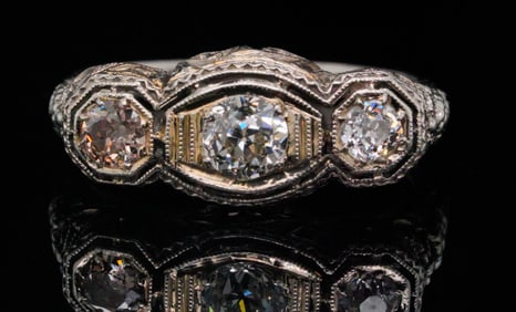 18K White Gold and 0.65ctw Diamond Vintage Ring