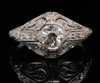 Vintage 0.75ctw Diamond and Platinum Ring