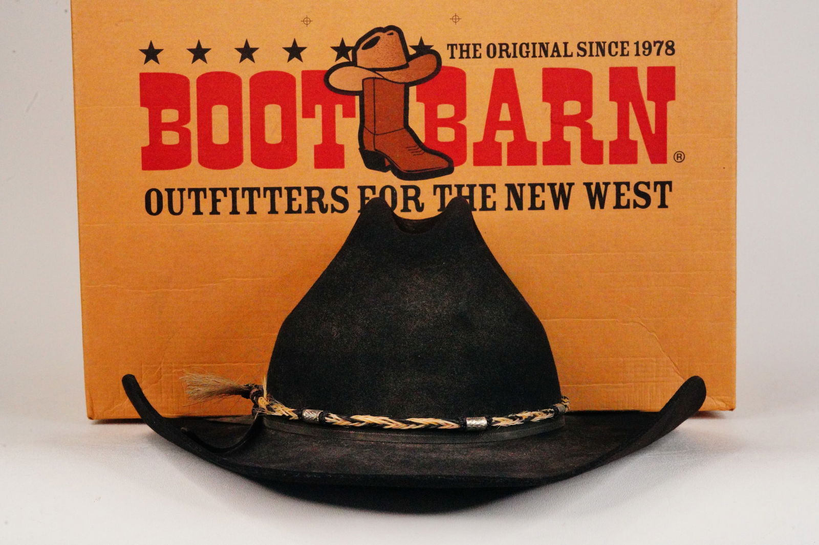 Richard Roundtree Eddy Bros. Fur Felt Western Hat W/Hat Box: Richard Roundtree Personally Owned Eddy Bros. Fur Felt Western Hat W/Hat Box - This western hat was personally owned by the late actor Richard Roundtree. The hat was designed by Chris Eddy of Eddy Bro