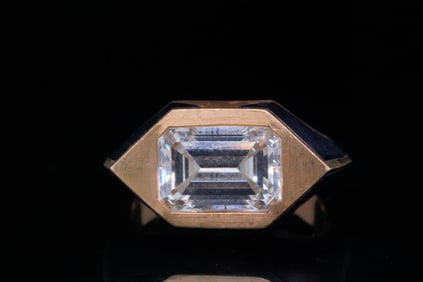 3.90ct VS1-VS2/G-H Diamond, Enamel and 18K Ring